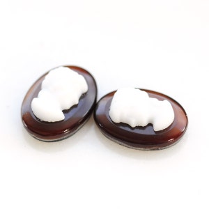 Lovely VINTAGE 18x13mm Oval Cameo Cabochons, Right Facing and Left Facing, Tortoise Glass Cameos, 18x13 Cameos, Quantity 2