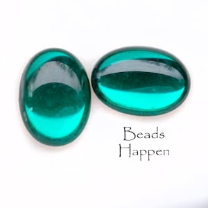Vintage 18x13mm Emerald Green Oval Glass Cabochons Cabs, 18x13 ovals, Smooth Tops, Flat Backs, Jewels, Stones, Quantity 2