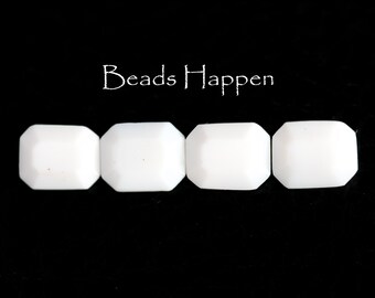 チェコスロバキア産ヴィンテージ 10 x 8 mm チョークホワイト 八角形