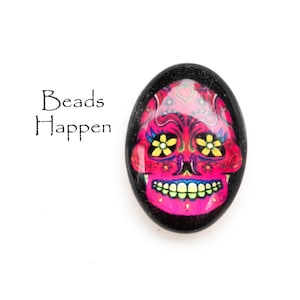 25 x 18 mm ovale felroze dag van de doden schedel cabochon, schedel, schedels, 25 x 18 ovalen, skelet, skeletten, madeliefjes, aantal 1