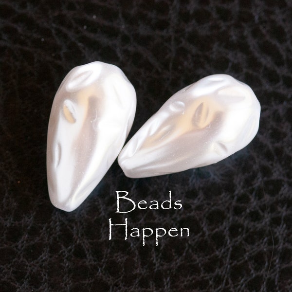 Striking Vintage 26x14mm Teardrop Baroque Creamy White Pearl Resin Beads, White Pearlized Textured Beads Bead, Quantity 2