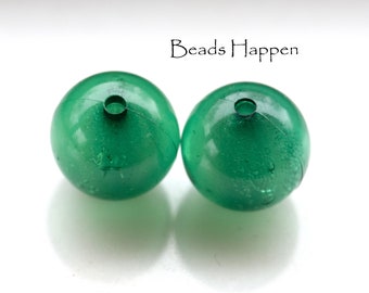 LAST ONES: 18mm 20mm Vintage Round Green Beads, Emerald Green, Large Beads, Pearly Green, Resin, Quantity 2