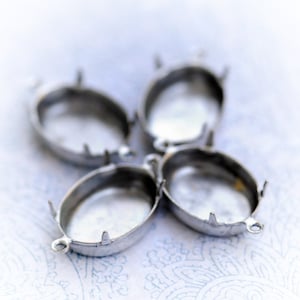 18x13mm Oval Setting Antiqued Sterling Silver Closed Backs with Two 2 Loops Rings and 4 Prongs, Antique Silver, Quantity 4