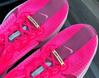 Personalisierte Schuhanhänger für Läufer - ein individuell graviertes Geschenk zum Laufen