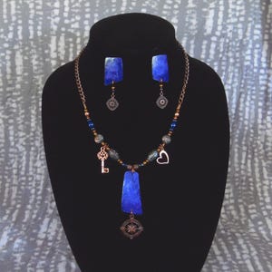 Blue n Copper, blue color shift, gourd shard necklace, beads and charms, 18” length, with earrings