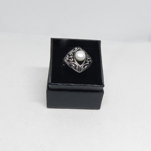 Vintage Designer Filigree Sterling Silver & Pearl Ring signed JOIELLE Size 8, w/Presentation Box
