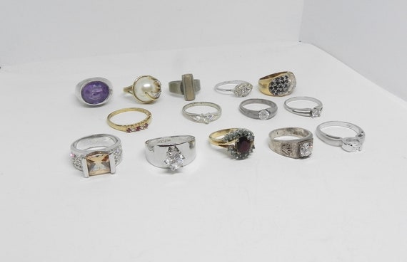 Beautiful Vintage Assortment Of 14 Cocktail Rings… - image 6