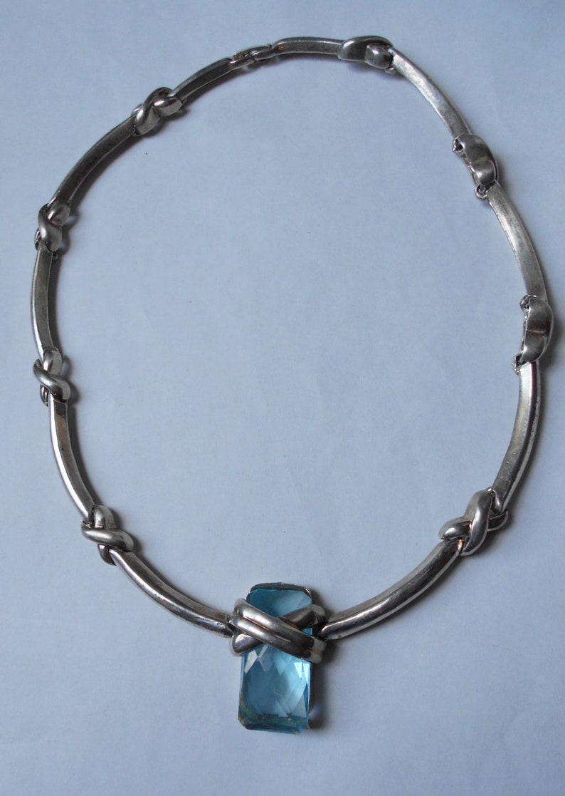 Vintage Modernist DISCO Era Silver ChokerNecklace with Rectangular Water Blue STONE Superb.