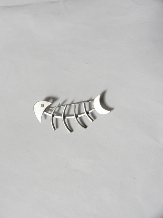 Excellent Vintage handcrafted STERLING Silver Fish