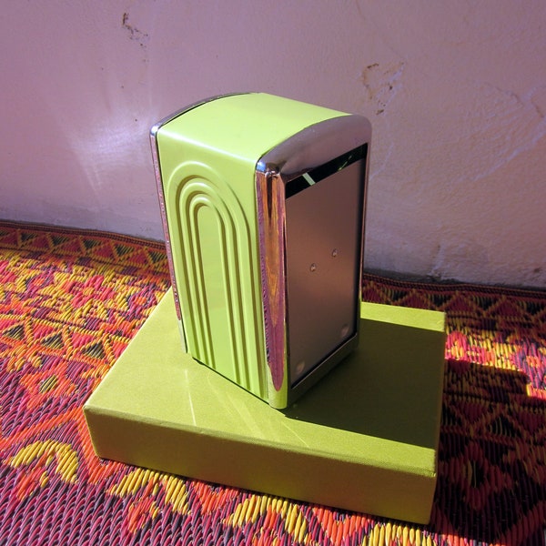 Fiesta Ware Fiestaware Homer Laughlin Napkin Holder Dispenser chartreuse green retro diner style stainless