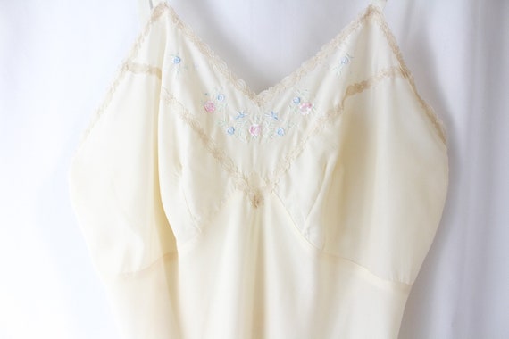 Vintage 60s Lace Slip Beige // Women's L Large //… - image 2