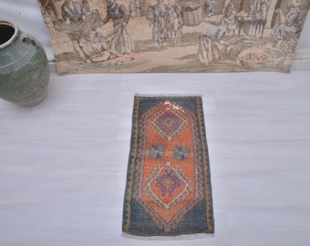 Vintage Anatolian Wool Rug, Small Turkish Bath Mat (1.5x2.8 ft)
