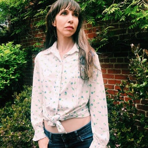 Vintage 70&#39;s butterfly collar delicate floral button-down shirt