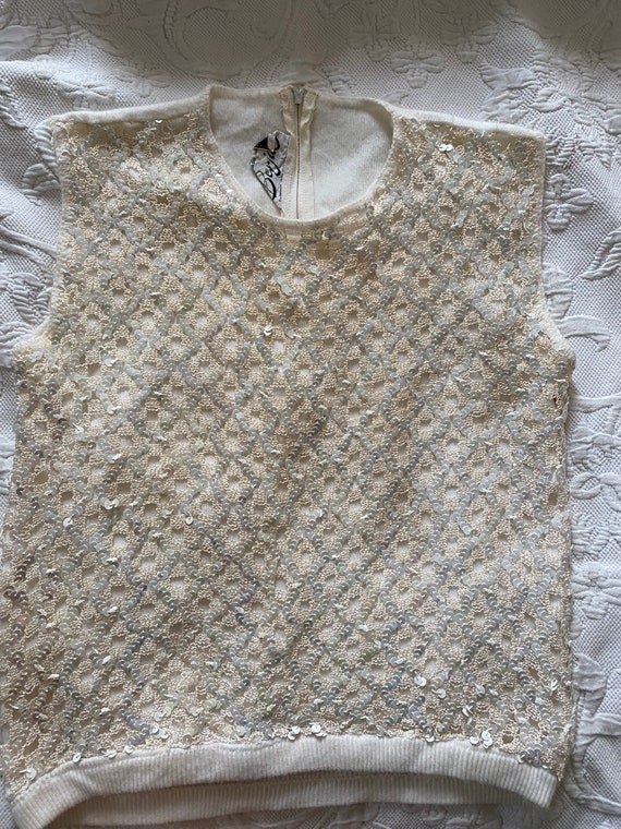 Vintage Sequined 50’s or 60's shell in off white … - image 6