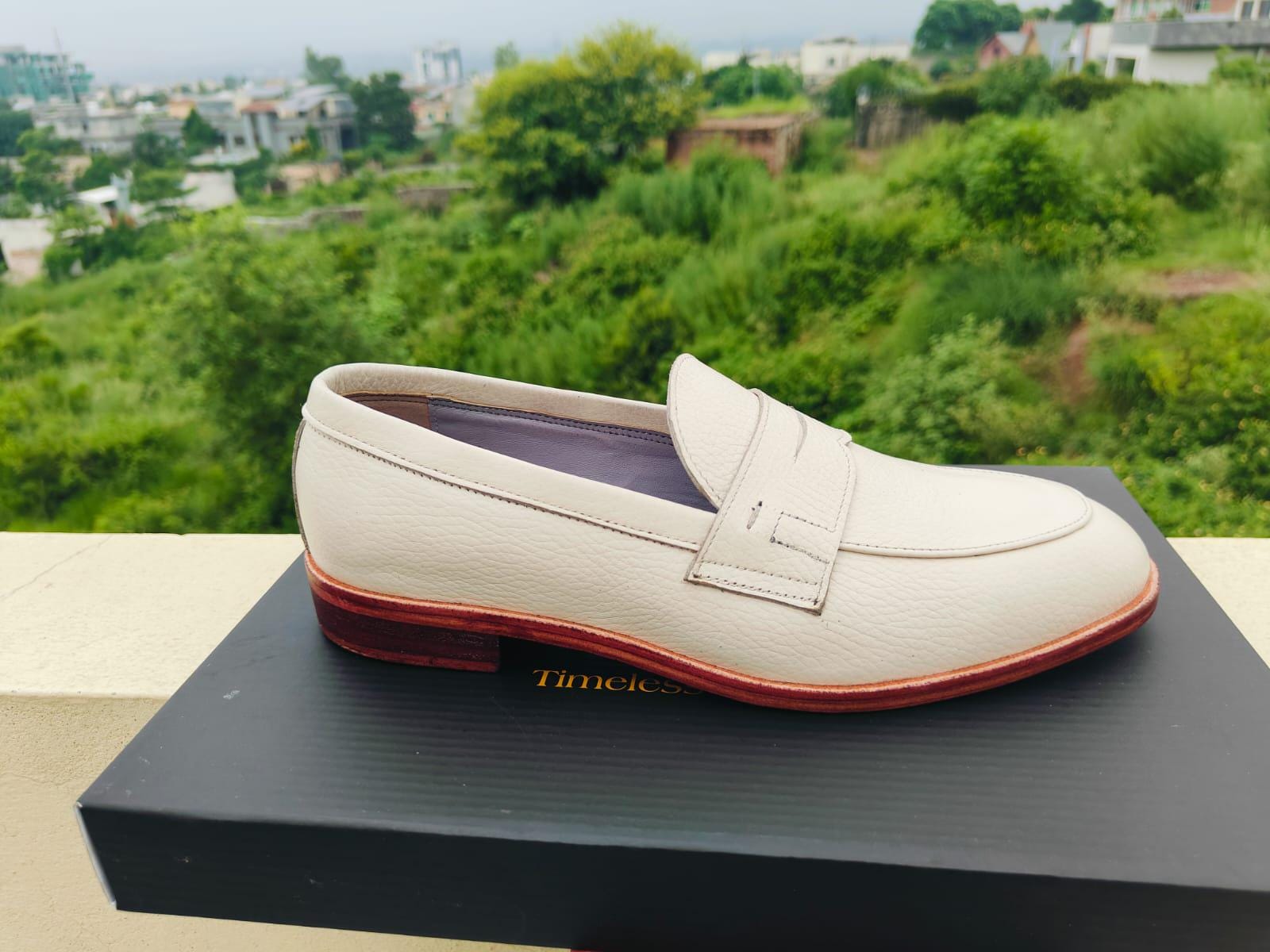 Handmade White Leather Oxford Dress Shoes: Bespoke Formal Loefar
