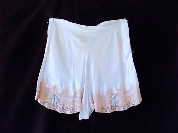 Deco 1930s Panties / Tap Pants / Knickers in Ice