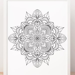 Può includere: Arte mandala stampabile. Scarica, stampa e decora. Un design di mandala in bianco e nero con dettagli intricati.