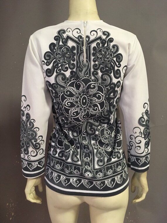 Vtg  60s 70s psychedelic blouse/ tattoo black whi… - image 2