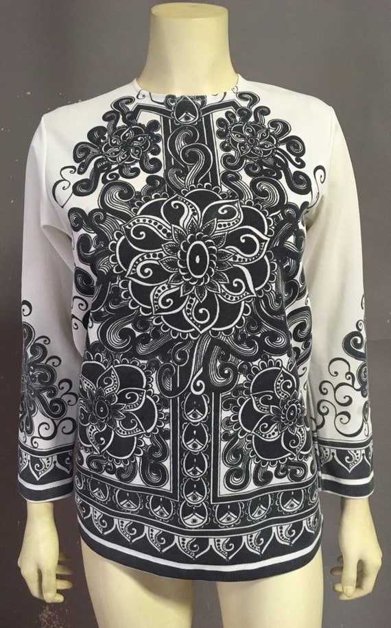 Vtg 60s 70s psychedelic blouse/ tattoo black whit