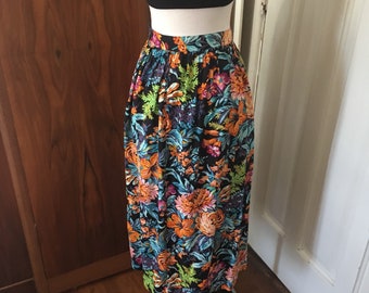 Vtg 80s midi skirt/ black print midi skirt/ waist 26"