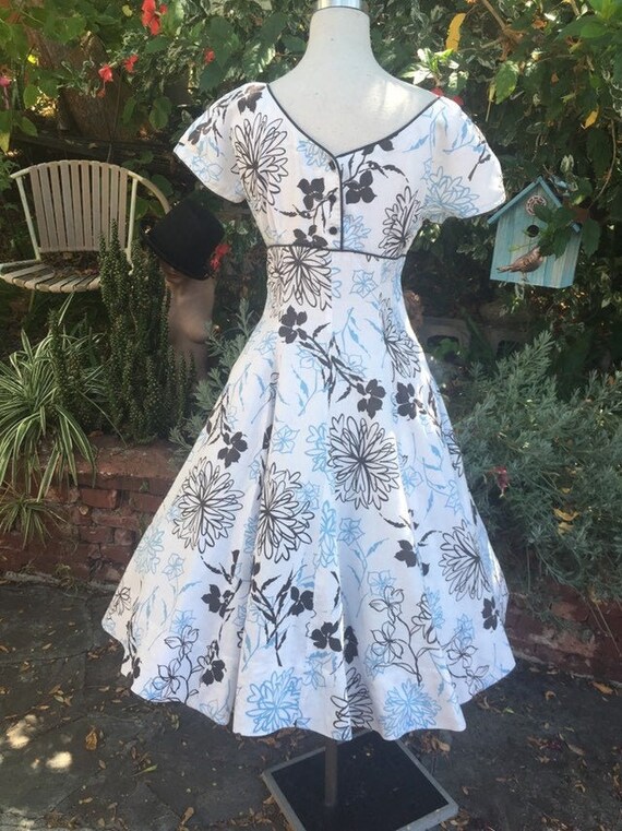 Vintage 50s floral print dress/ sundress/cotton/bu