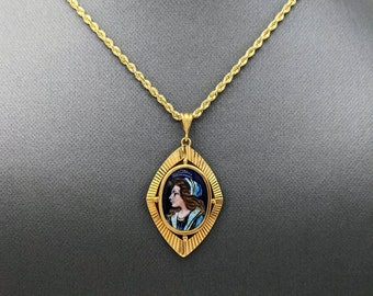 Ciondolo antico in smalto francese, ciondolo con ritratto in bronzo smaltato a foglia francese Limoges 18k, ciondolo con dama francese smaltata 18k e catena a corda 14k