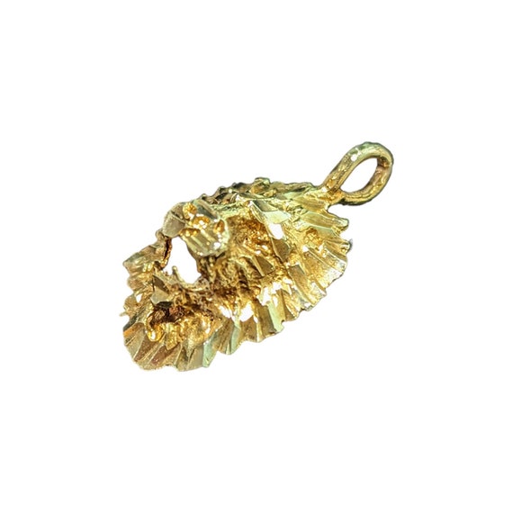 Vintage 14k Gold Diamond Cut Lion Head Pendant 14… - image 3