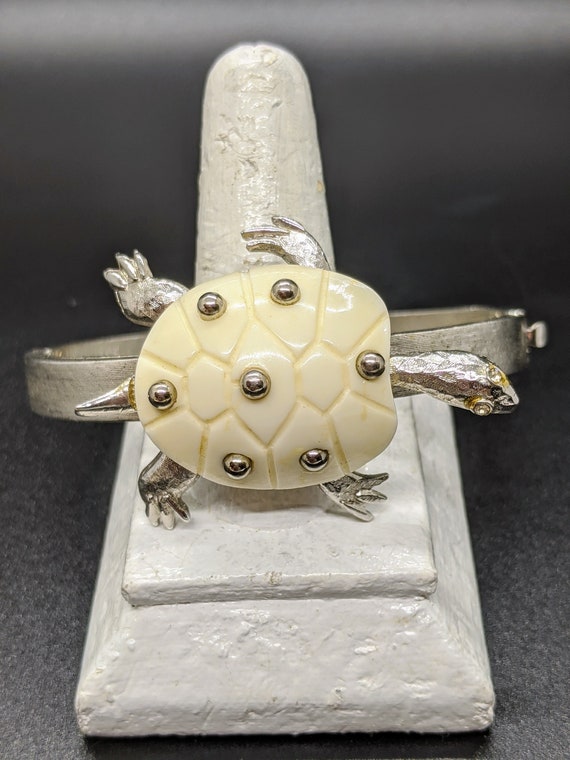 Vintage Hobe Bracelet, Hobe Silvertone Turtle Brac