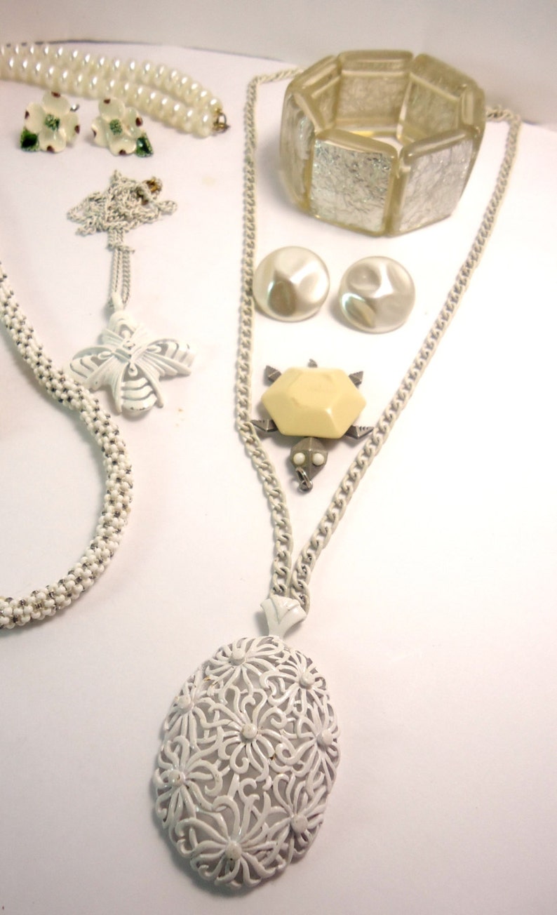 Vintage Costume Jewelry Lot 14 Piece White Vintage Jewelry Etsy