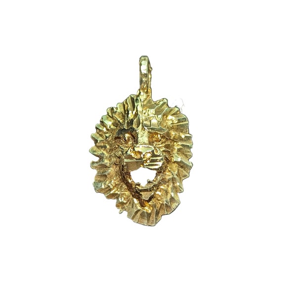 Vintage 14k Gold Diamond Cut Lion Head Pendant 14… - image 2