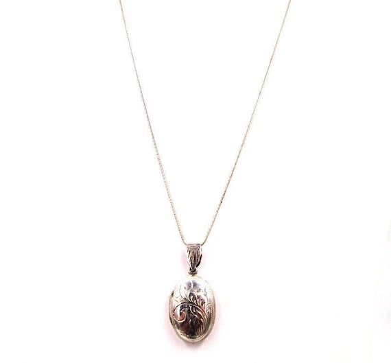 Vintage Large Sterling Oval Locket Pendant Neckla… - image 2