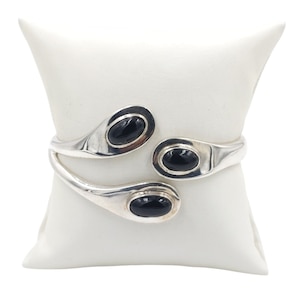 Modernist Black Onyx Cabochon Hinged Sterling Bracelet, Vintage 925 Bypass Bracelet, Heavy Silver Clamper Bracelet