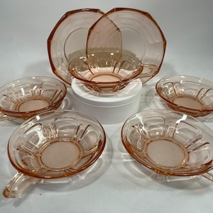 Dessert bowl with plate in retro style