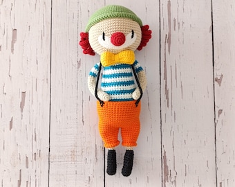 Bambola da clown fatta a mano all'uncinetto - Peluche amigurumi, regalo da circo per bambini, peluche morbido