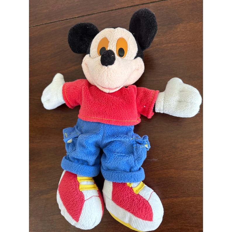 Peluche vintage Fisher Price Disney Topolino y2k 2001 con maglietta rossa e pantaloni blu immagine 1