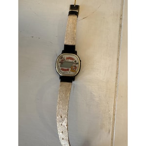 Lorus Minnie Mouse - Etsy display picture 3