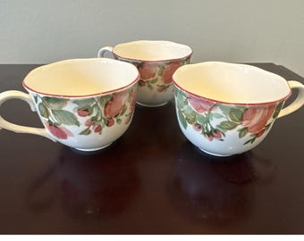 Nikko Tableware Japan Rose Floral Tea Cups Set of 3 Pink Green Scalloped Edge