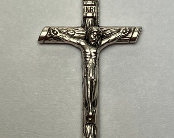 1 Crucifix Charm - 31mm Tall, Wood Cross Detailing, Oxidized Base Metal, Silver Color, Rosary Parts, Crucifixes, Cross, Pendant, Italy