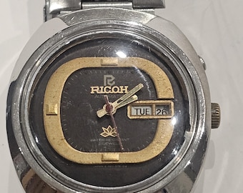 希少 珍品 70s RICOH 純正SSブレス 風防新品 自動巻 21石 腕時計 Vintage Ricoh 9 Automatic Day/Date 21 Jewels TV Case Blu Watch