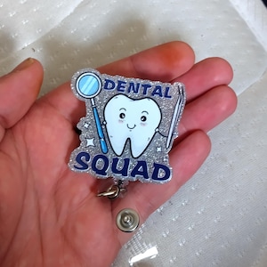 Porta-cartão de identificação retrátil para dentistas da Dental Squad