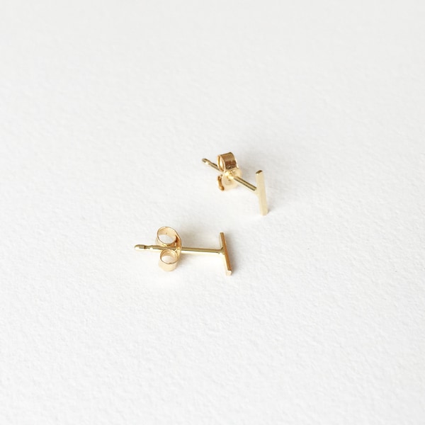 Delicados pendientes de barra de oro macizo de 14 k: pequeños pendientes minimalistas