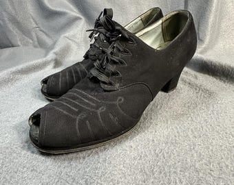 VTG High Heels Womans 8.5 Peep Toe Lace Up Heels Witchcore Dark Academia 40s