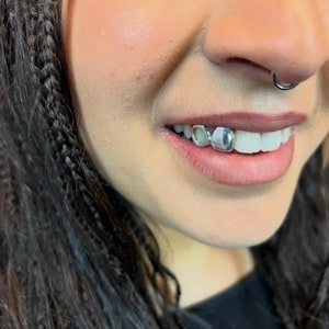 Double Plain And Window Cap– Custom Made Gold & Silver Grillz | Personalized Grillz Sets FREE Mold Kit + Free Shipping!
