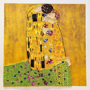 Handgemaakte muurkunst The Kiss van Gustav Klimt, filigraan papierkunst, handgemaakt cadeau, woondecoratie, fotolijst