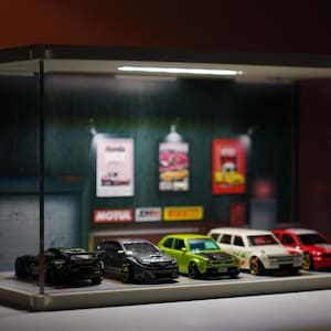 1:64 Diecast Display Case with LED Lights – Hot Wheels Diorama Garage – Stackable Car Storage for 1/64 & 1/24 Models