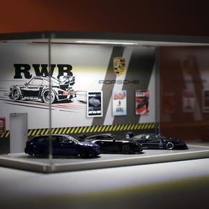 1:64 Diecast Display Case with LED Lights – Hot Wheels Diorama Garage – Stackable Car Storage for 1/64 & 1/24 Models