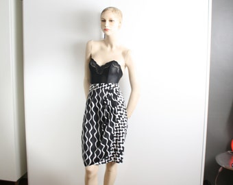 black white wrap skirt high waist vintage 1980s squiggly lines