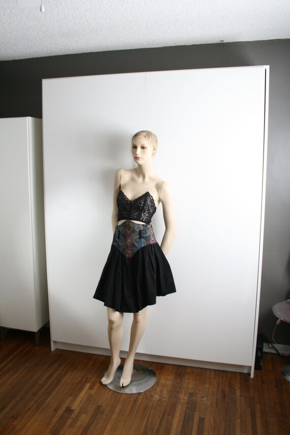 tapestry yoke paisley black full mini skirt vintag