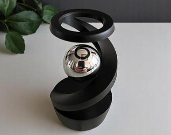 Handmade Kinetic Spinning Desk Sculpture – Gravity-Defying Metal Fidget Toy for Stress Relief, Focus, Productivity & Unique Office Gift