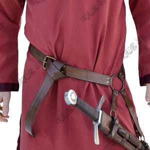 Handgefertigter Mittelalter-Schwertgürtel aus Leder: LARP-Schwerthalter, verstellbare Riemen, Cosplay Accessoire,
